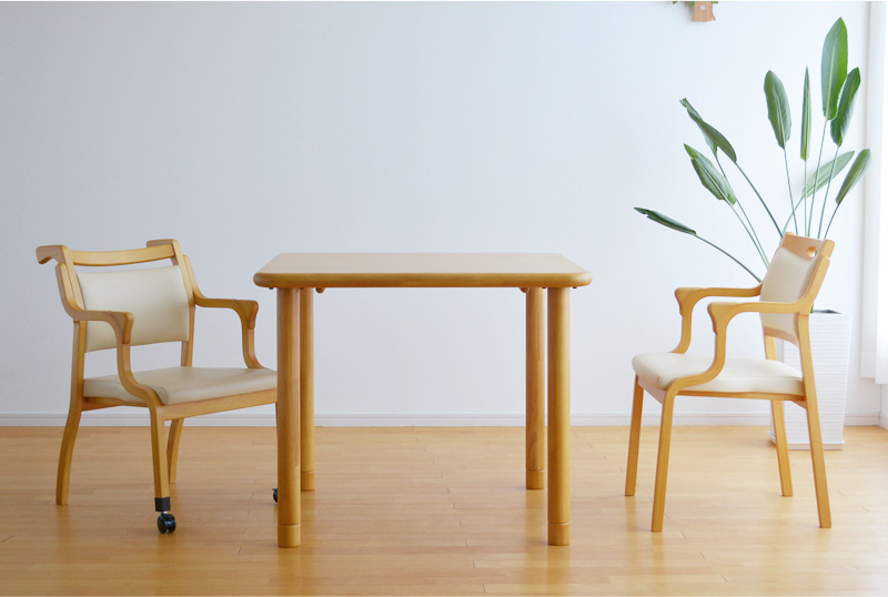 車椅子対応テーブル天然木天板